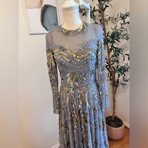 MAC DUGGAL
Long Sleeve Embellished Illusion Evening Gown size 4 - Picture 11 of 13